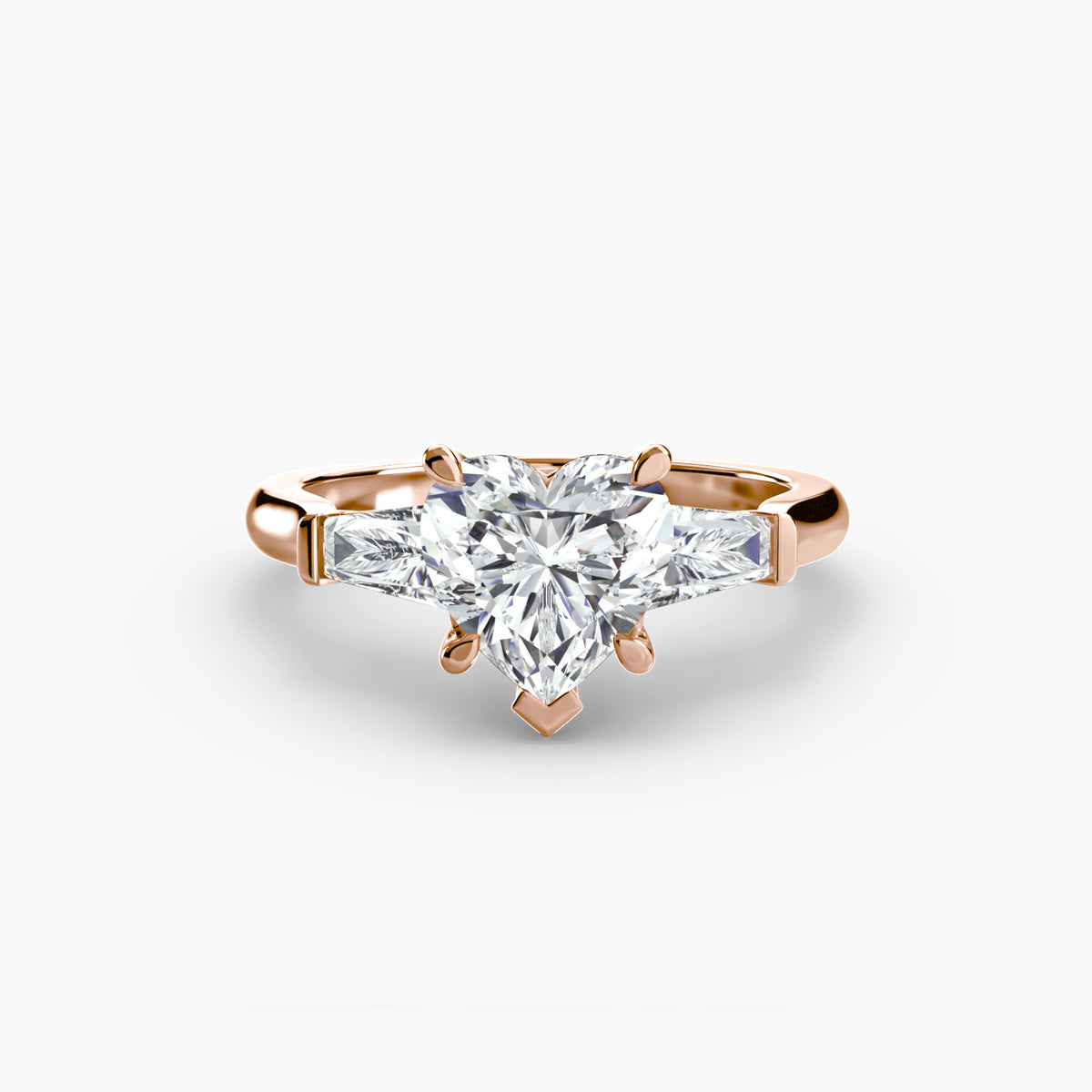 Solitaire Ring with tapered Baguettes
