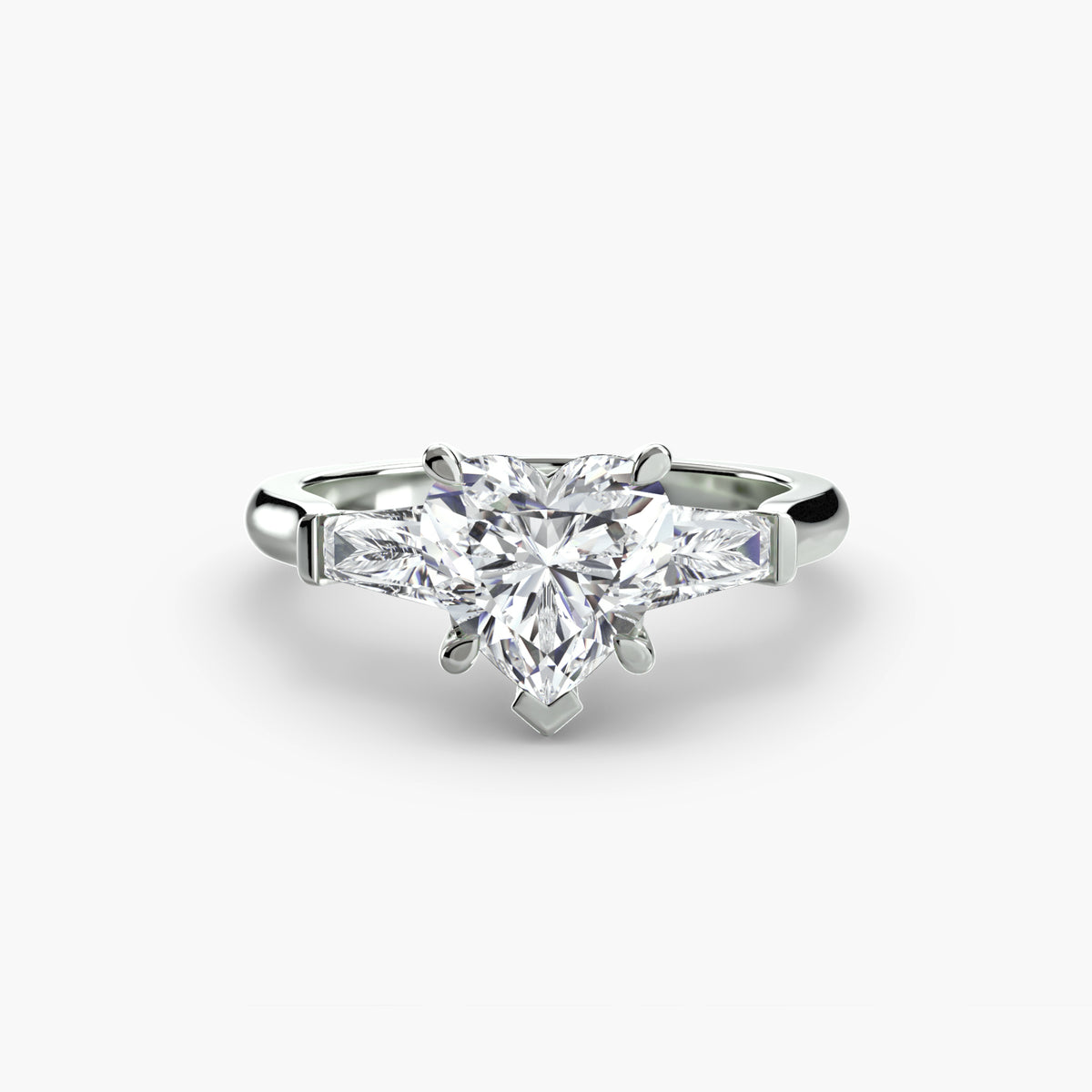 Solitaire Ring with tapered Baguettes