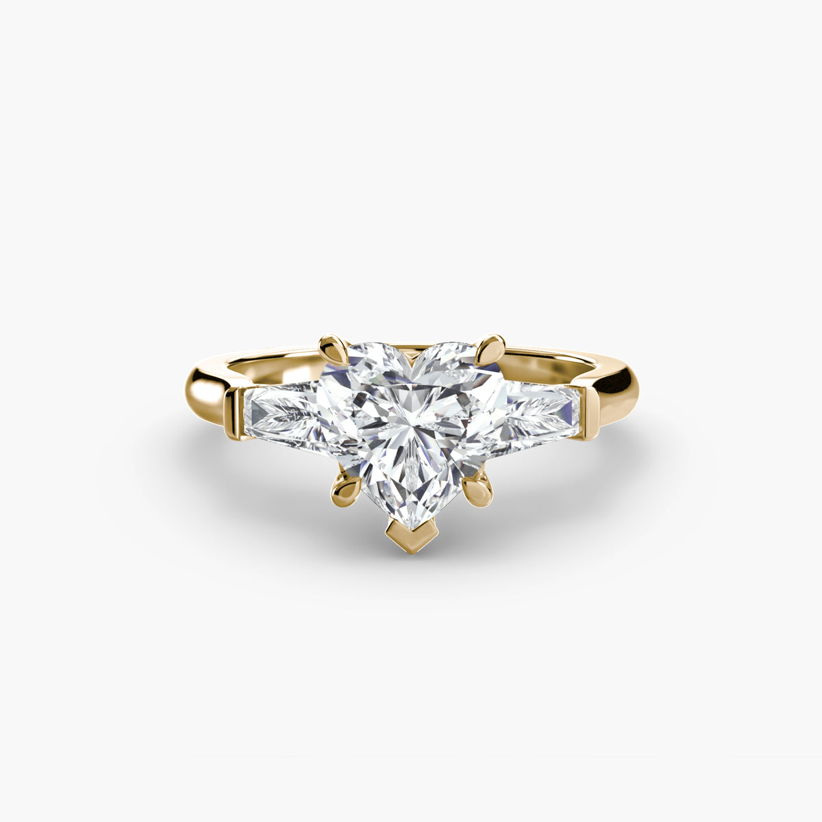Solitaire Ring with tapered Baguettes