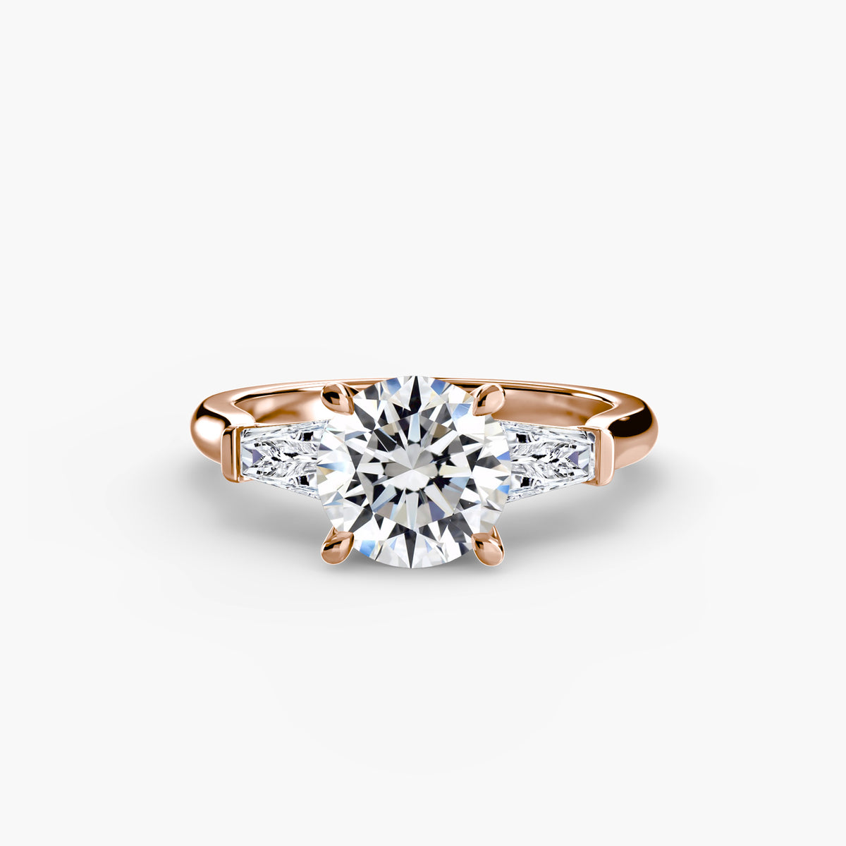 Solitaire Ring with tapered Baguettes