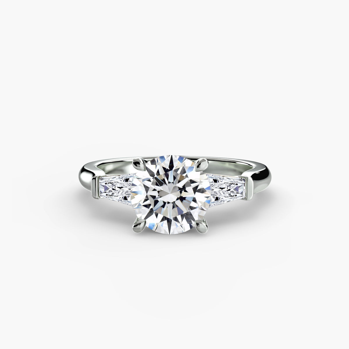 Solitaire Ring with tapered Baguettes