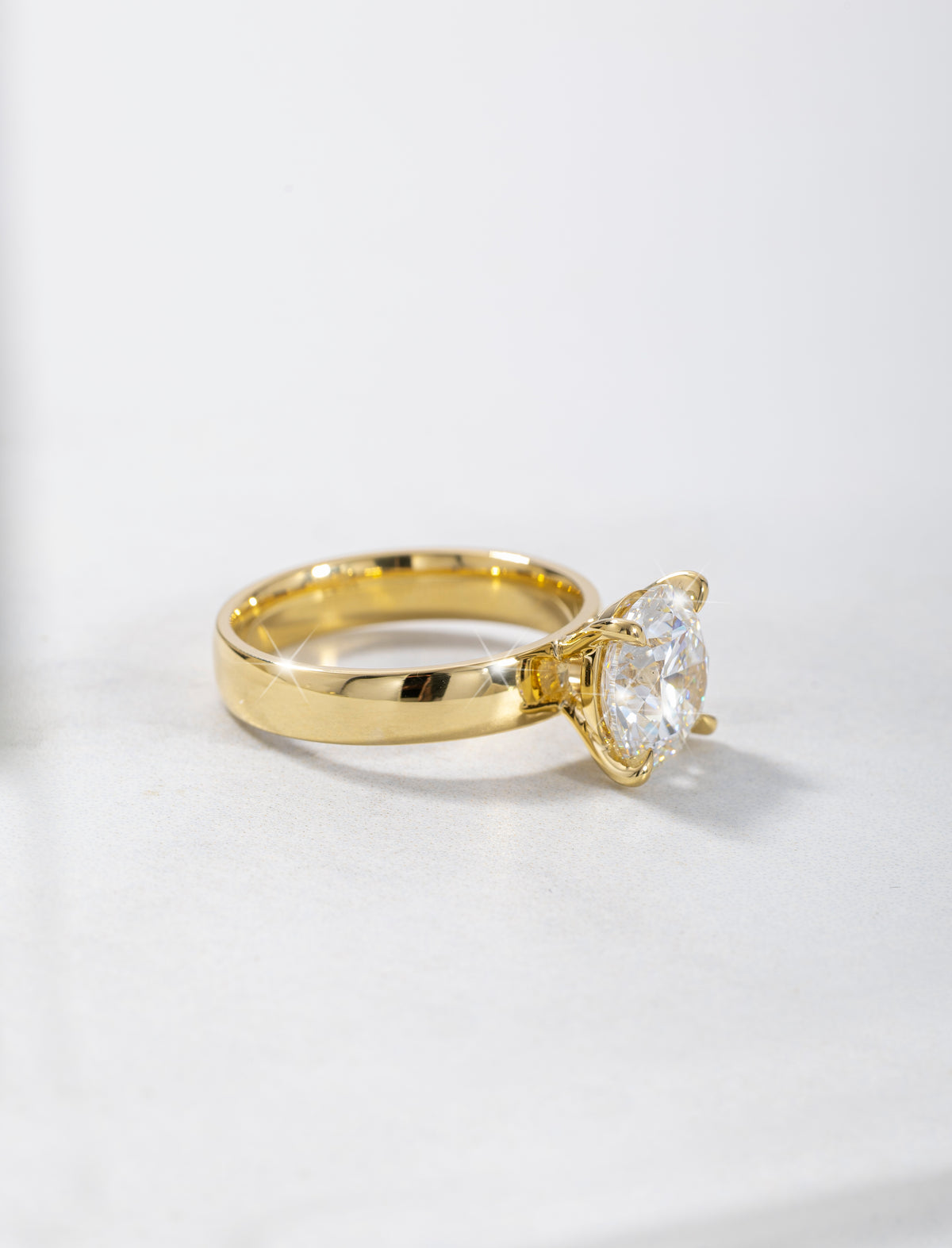 3ct Round Lab Diamond Solitaire with wide flat band in 18ct Gold