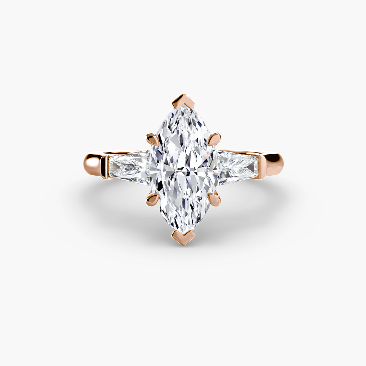 Solitaire Ring with tapered Baguettes