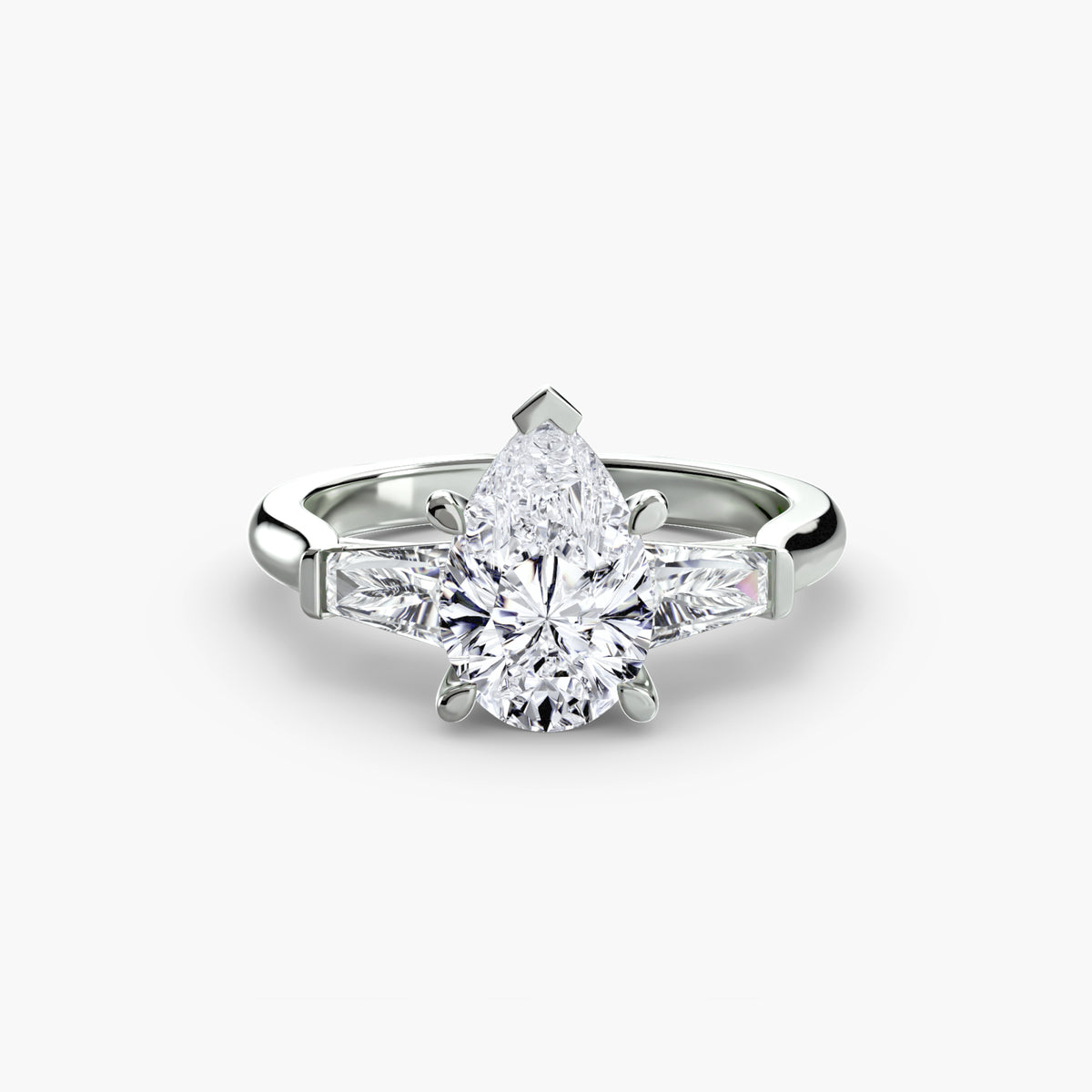 Solitaire Ring with tapered Baguettes