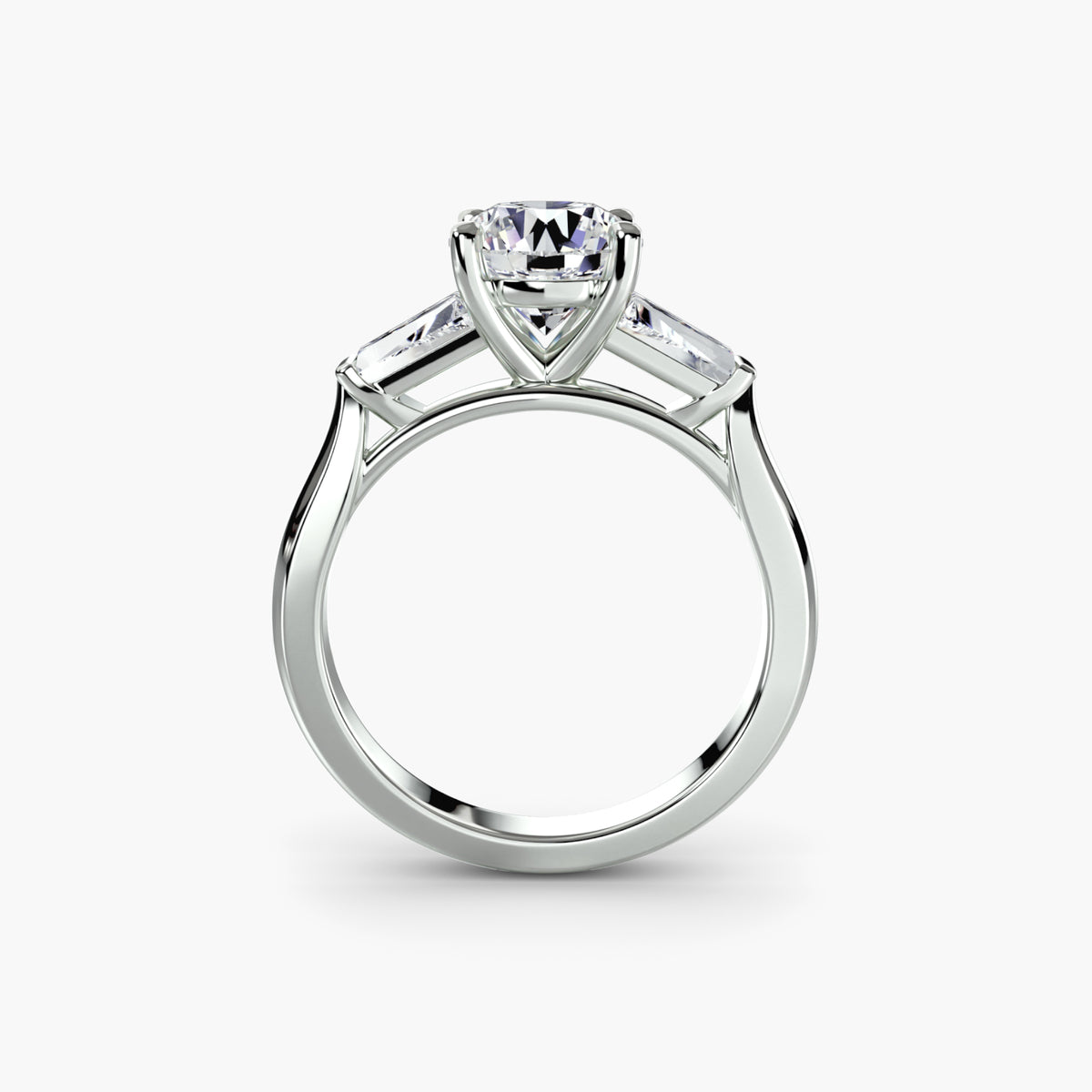 Solitaire Ring with tapered Baguettes