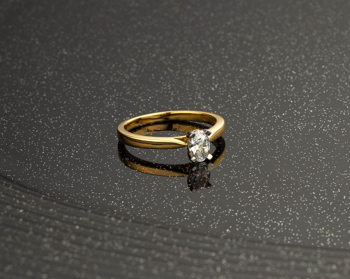 18ct Gold .50ct Oval Solitaire Ring